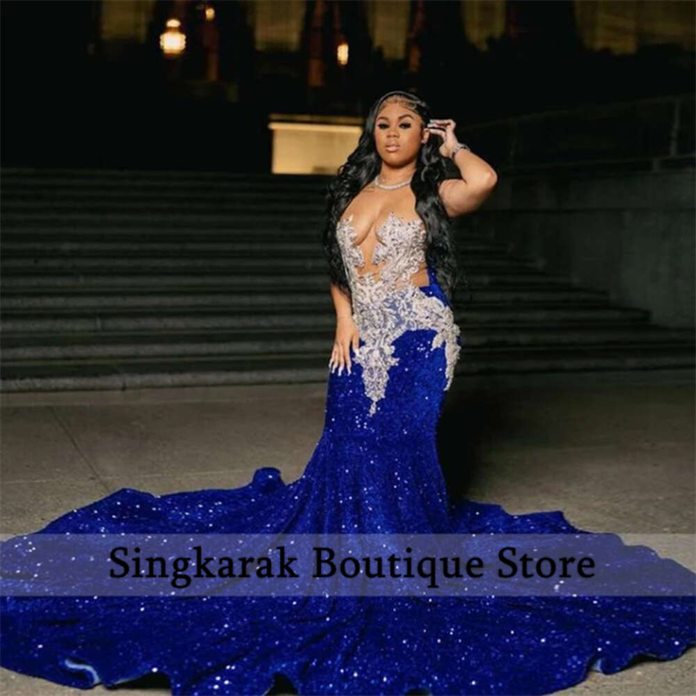 Sexy Glitter Sier Diamonds Prom Dresses Sheer Neck Crystal Beads Sequins Party Gown special Evening Gowns Court Train