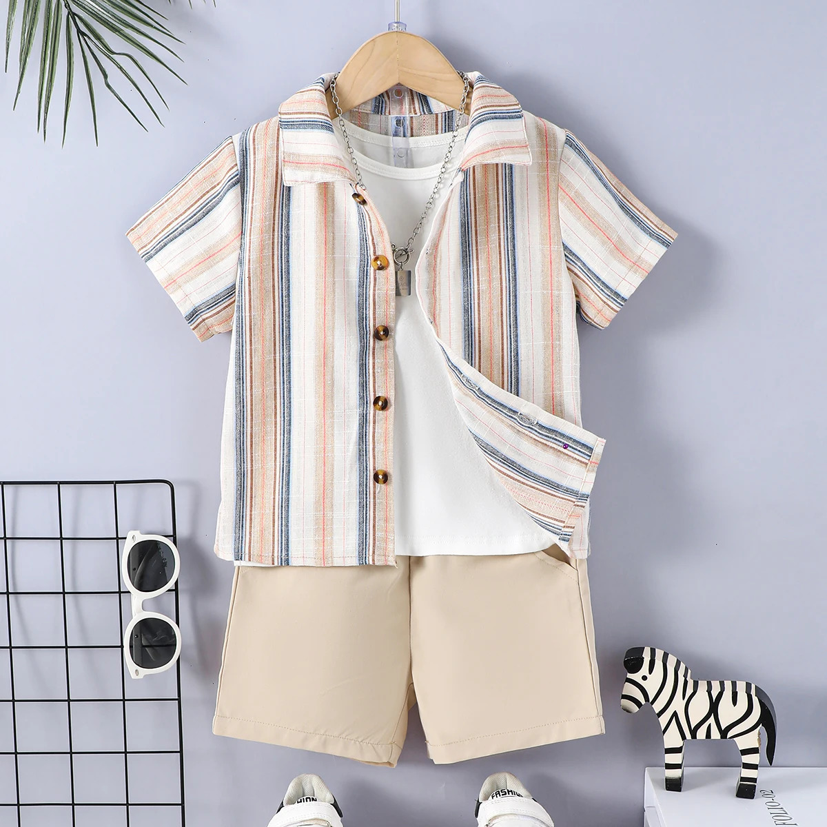 Two-Piece Boys Color Vertical Print Material Short-Sleeved Open-Front Lapel Shirt And Casual Quarter Pants Summer Style 240428