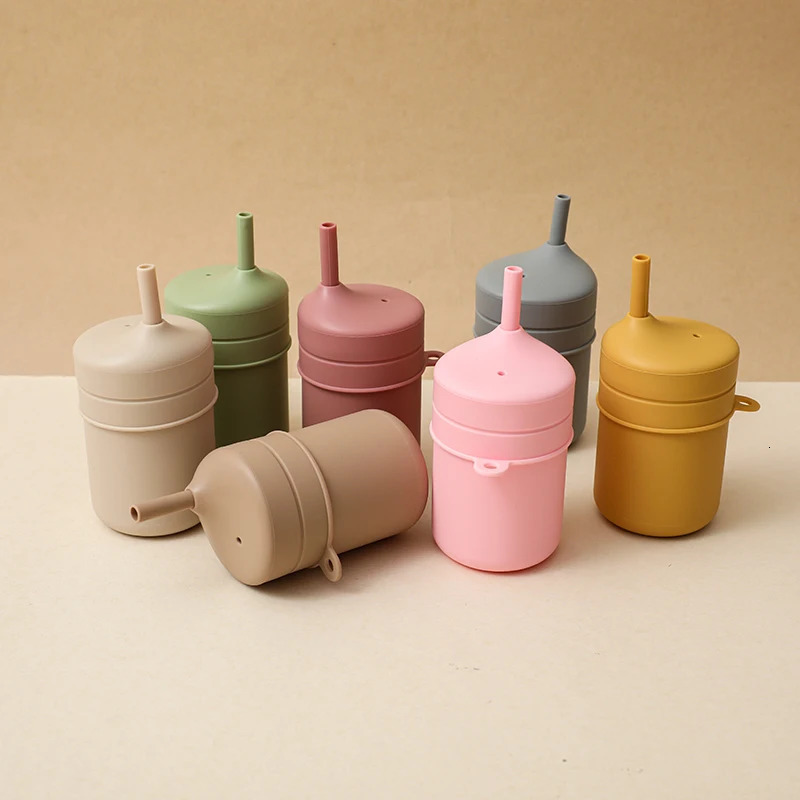 Childrens Water Bottle Kids Feeding Cup Mug Drinking Bowl for Baby Silicone Cartoon Color Tableware Kids Tumbler With Straw 240510