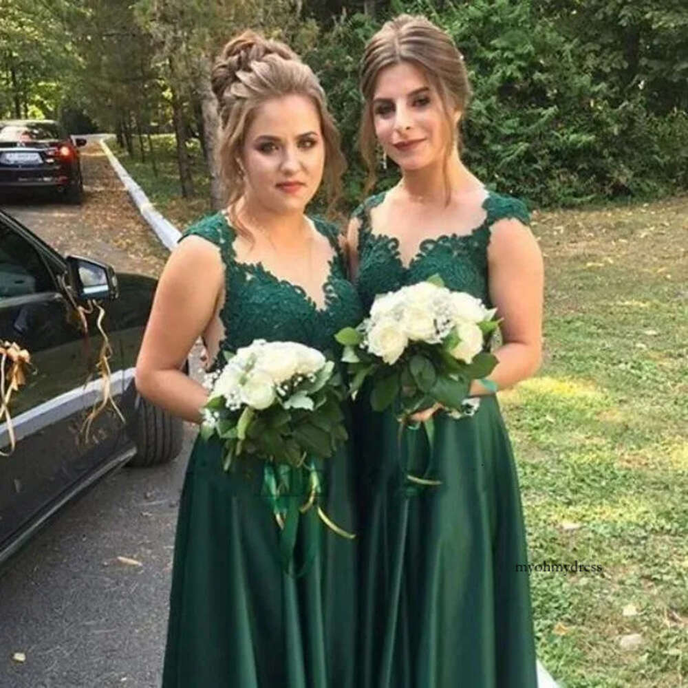 Dark Green Country Bridesmaid Dresses Lace Appliques Plus Size Maid Of Honor Gowns Satin A Line Floor Length Wedding Guest Dress B123 0510