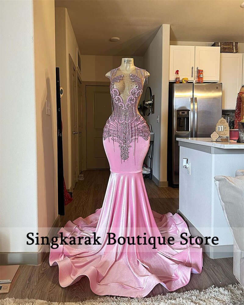 Sparkly Pink Dias Long Prom Dress 2024 Veet Glitter Crystals Rhie Beads Tassels Graduation special Party Gowns