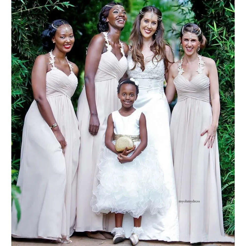 Halter A -Line Bridesmaid Dresses Sleeveless Pleated Chiffon Appliqued Plus Size Floor Length Maid Of Honor Gowns P59 0510