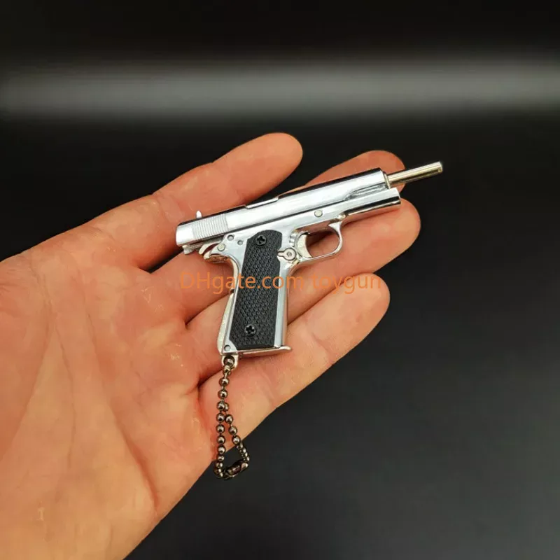 1:3 Metal M1911 Colt Toy Gun Detachable Model Alloy Keychain Look Real Exquisite Portable Decorations Collection PUBG Prop Fidgets Toy Birthday Gift f