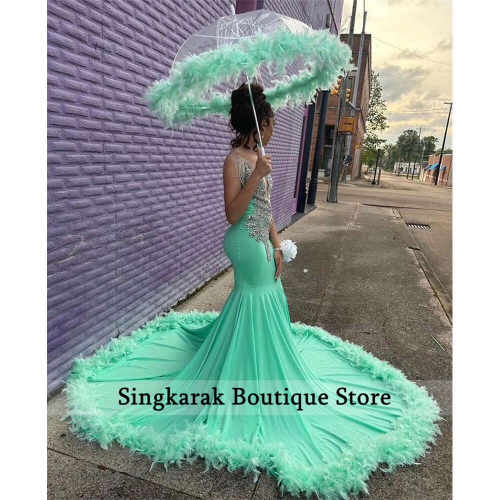 Arrival New Green Long Prom Dress Veet Beads Crystals Rhies Feathers Tassels Birthday Party Special Reception Robe