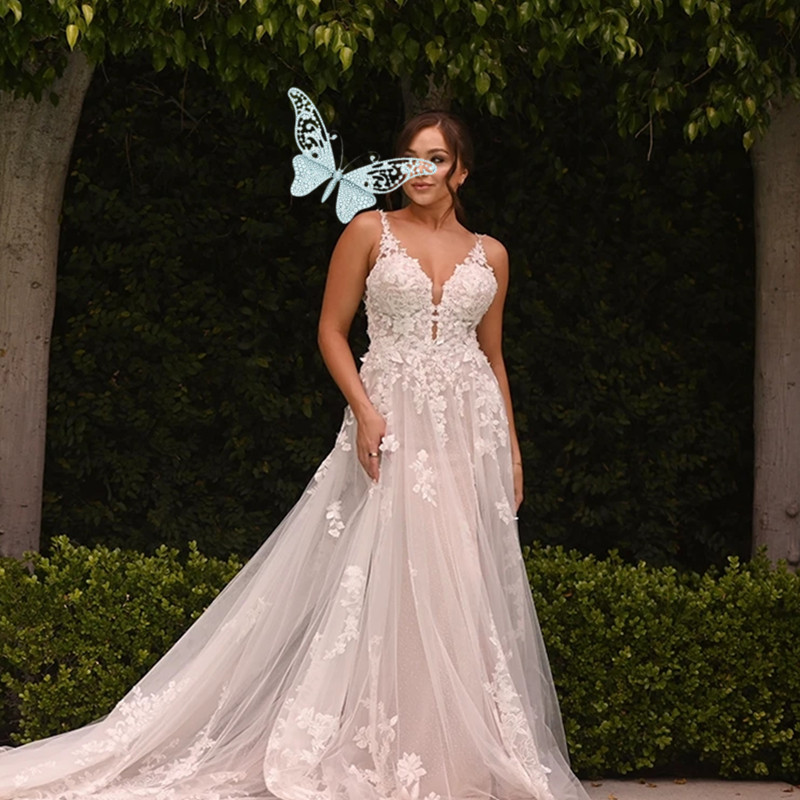 Sexy V Neck Wedding Dresses Classic Backless Appliques Bridal Gowns Sleeveless Princess Custom Made Plus Size Bride Dress