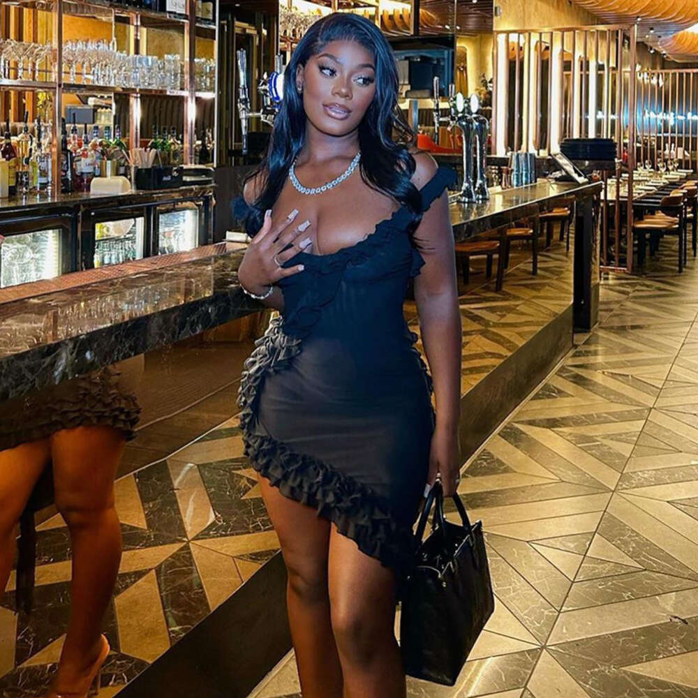 Summer New V-Neck Strap Dress Women's Fashion Sexy Open Back Panel Ruffle Short Skirt F51047