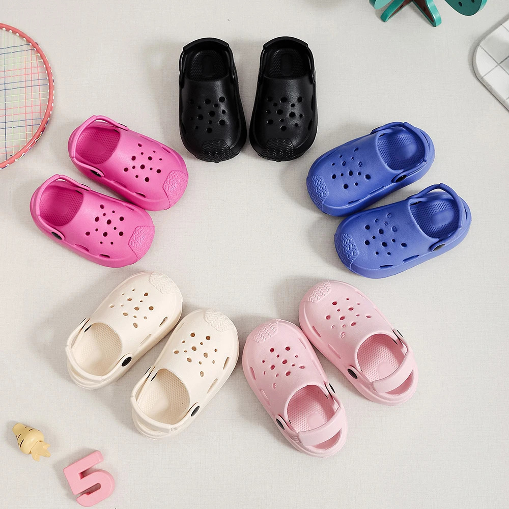 Summer Kids Sandals Cute Boy Girl Hole SolidColor Soft Sole Beach Slippers Flat Childrens Garden Shoes Toddler 240509