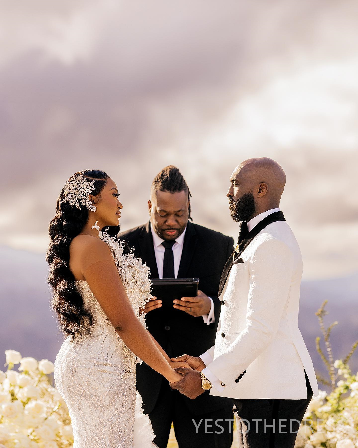 2024 Plus Size Mermaid Wedding Dress Bridal Gowns for Bride Illusion Sheer Neck Bead Pearls Rhinestones Decorated Side Split Ruffles Wedding Gowns for