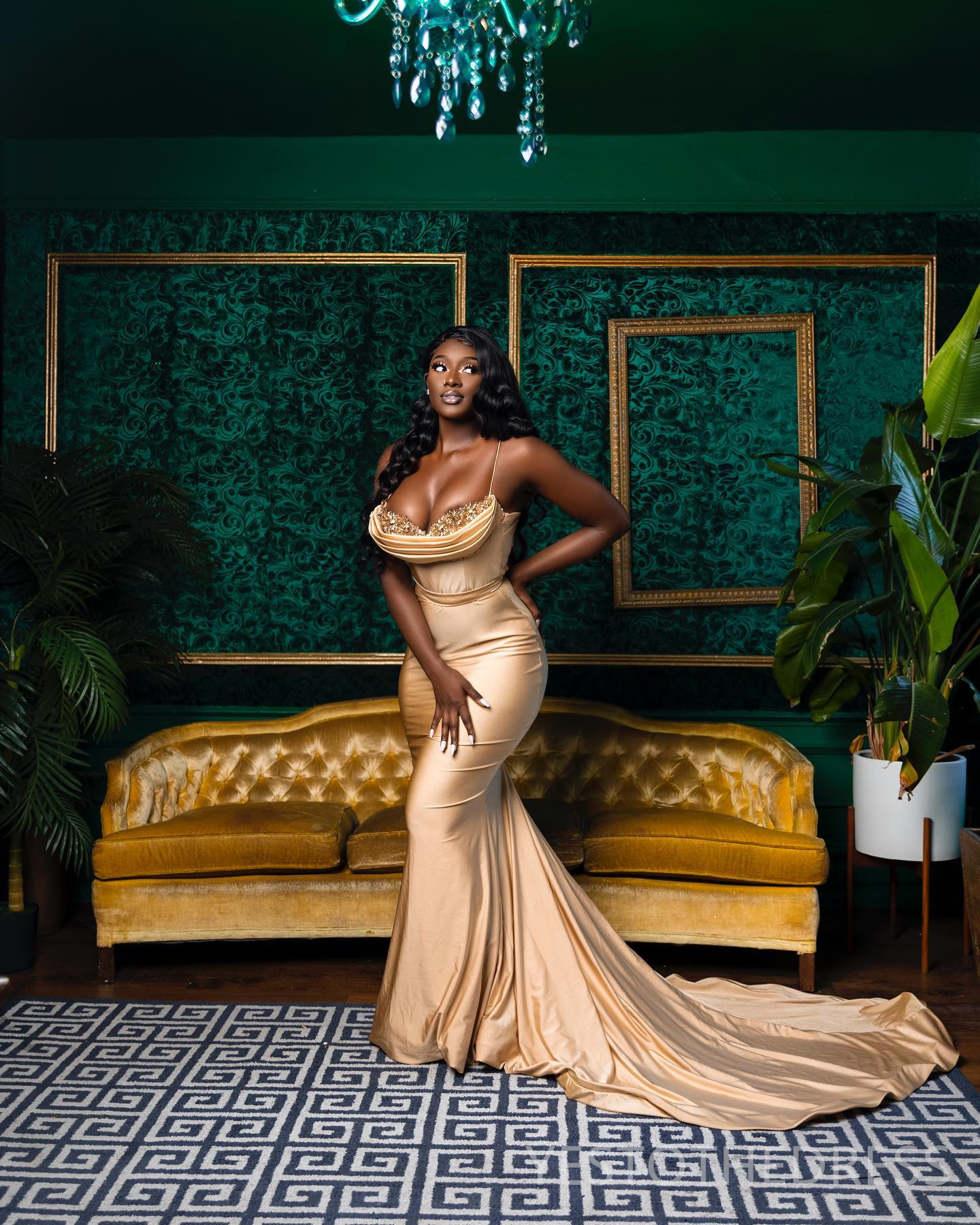 R&W 2024 Gold Evening Elegant Prom Dresses for Special Ocns Spaghetti Straps Beaded Rhies Decorated Birthday Dress Second Reception Gowns AM881