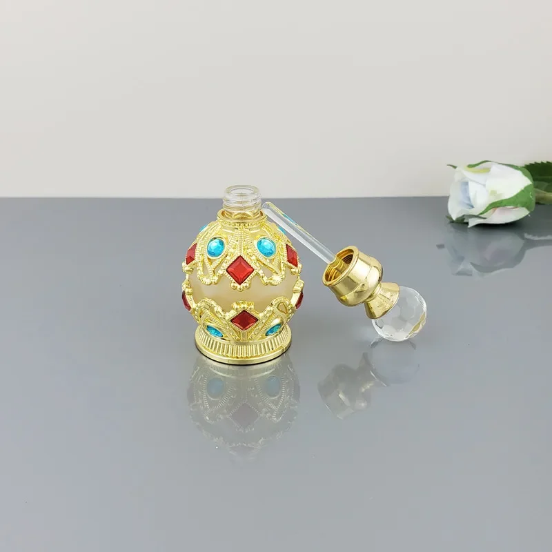 2024 1PC Vintage Metal Perfume Bottle Arab Style Essential Oils Dropper Bottle Container Middle East Weeding Decoration Giftfor vintage