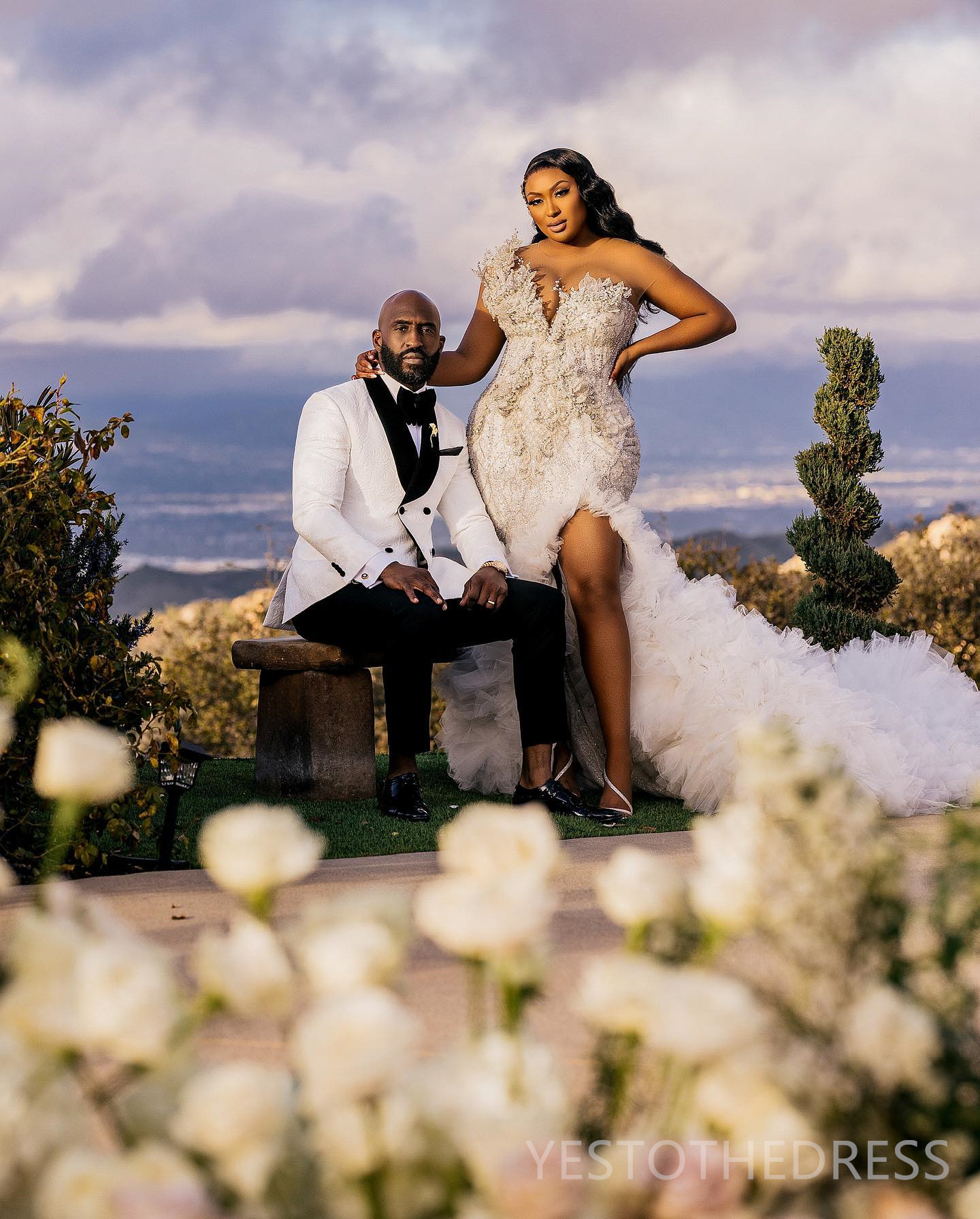 2024 Plus Size Mermaid Wedding Dress Bridal Gowns for Bride Illusion Sheer Neck Bead Pearls Rhinestones Decorated Side Split Ruffles Wedding Gowns for