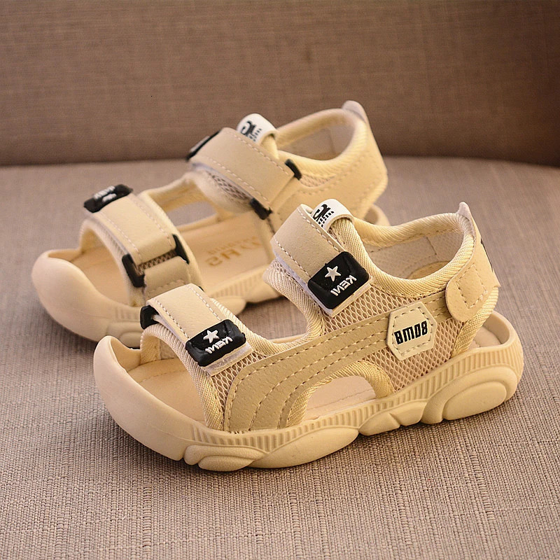 Summer children barefoot sandals boy soft bottom beach shoes anti-kick protection head toddler functional sandals 240511