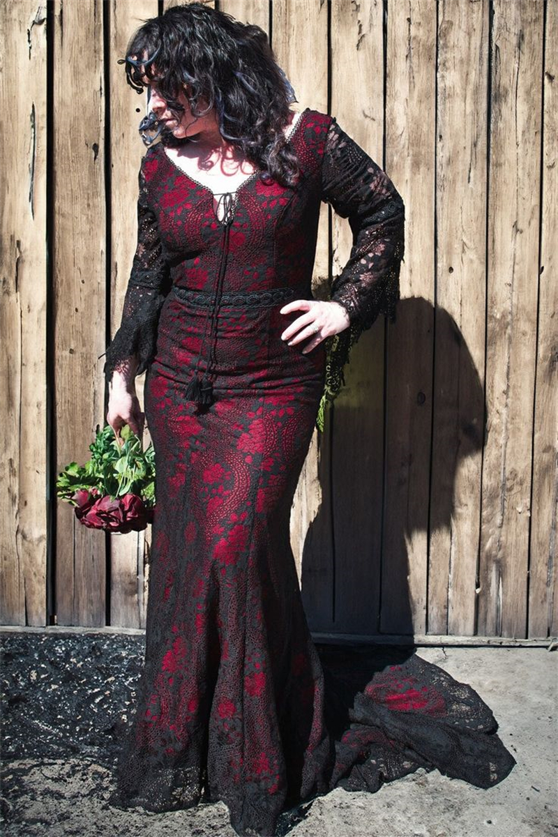 Vintage Black Lace Boho Mermaid Wedding Dresses Gothic Bridal Gowns V-Neck Backless Sexy Beach Bridal Gowns Flare Long Sleeves