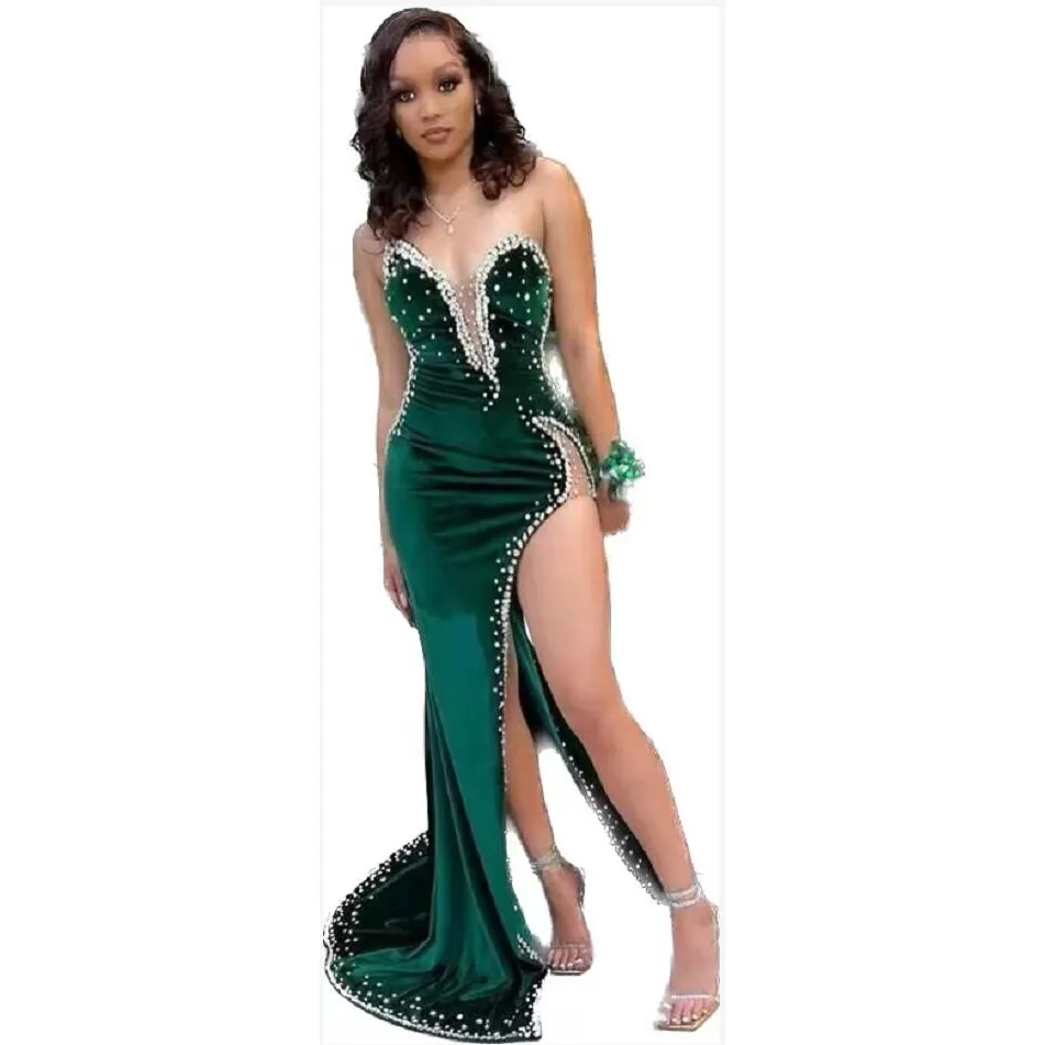 2025 Stunning Mermaid Evening Dresses Beaded Plunging Neck Side Split Velvet Rhinestones Prom Gowns Sweep Train Plus Size Formal Wear BC18825