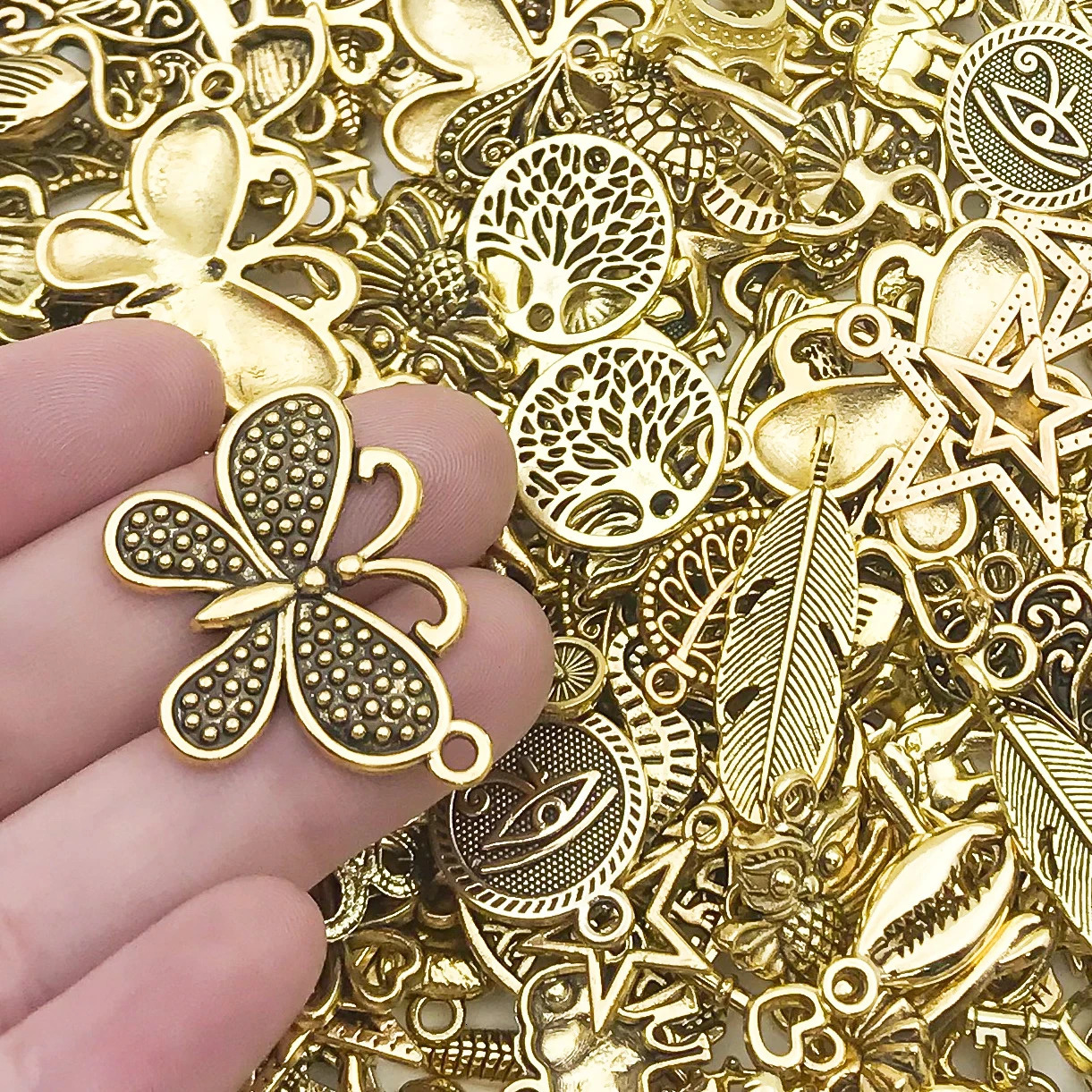 Randomly Mix 203050pcs Metal Alloy Charms Pendants Beads For DIY Handmade Bracelets Neacklaces Earrings Jewelry Making 240507
