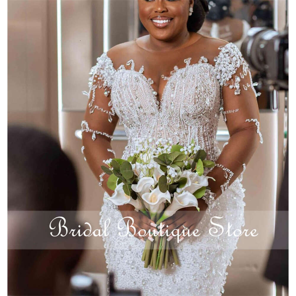 Plus Urious Size Sparkly Bridal Gowns With Veil Beads Appliques Sheer Sleeves Pearls Crystals Special Dress Vestido De Novia