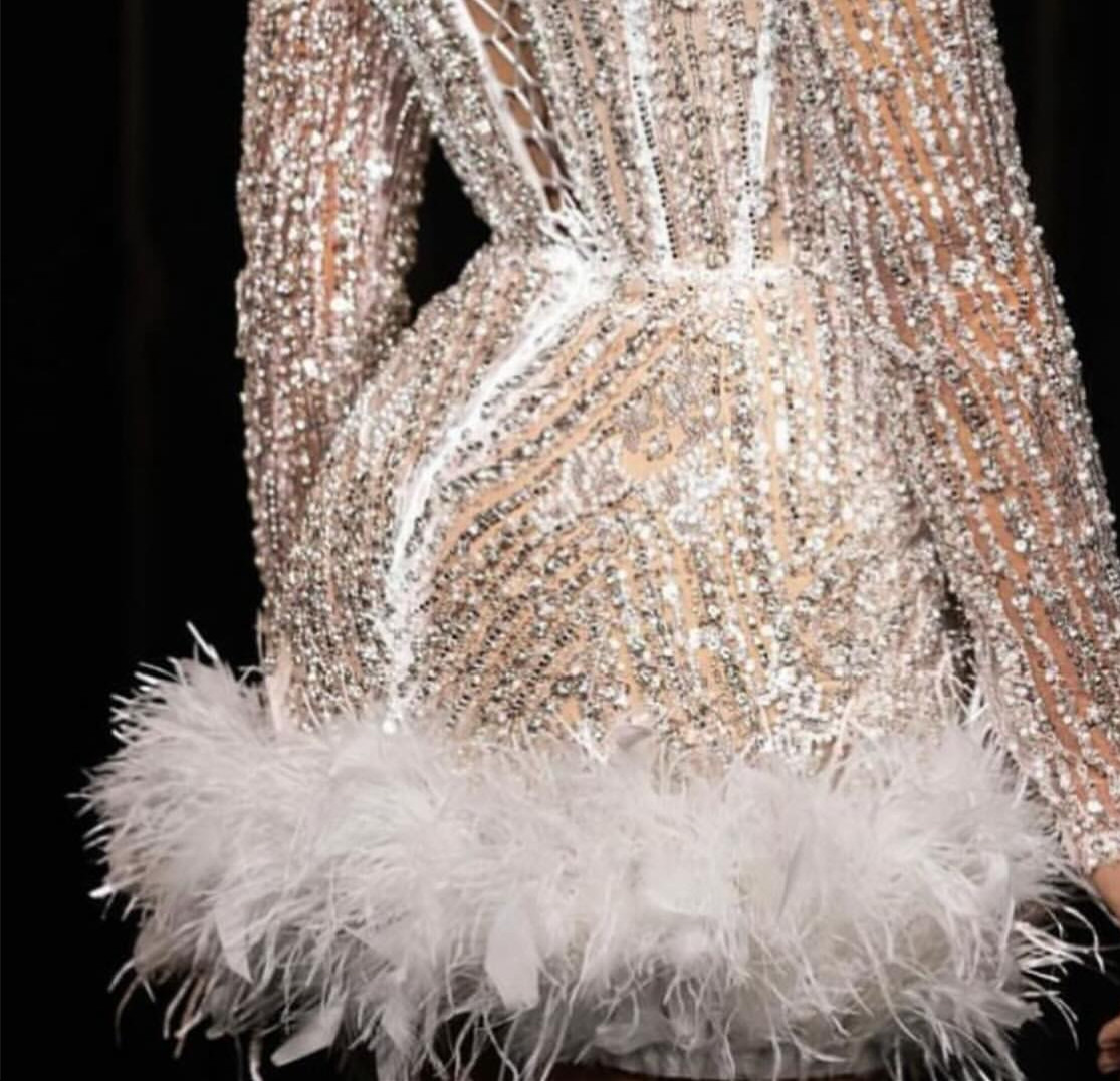 2024 White Sheath Graduation Dress Beaded Feather Sequined Short Mini Homecoming Party Formal Cocktail Prom Bridesmaid Gowns Dresses ZJ012