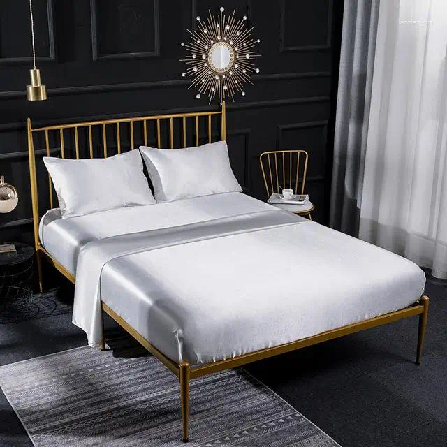 Bedding Sets Home Textile Designer Set Luxury King Size Bed Sheets Black White Satin Pillowcase Bedclothes Fitted Sheet 180x200