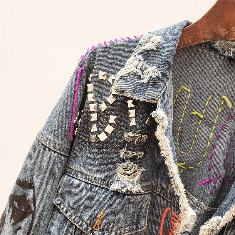 Spring Autumn Women Street Fashion Graffiti Denim Jacket Female Personality Short Raw Cut Rivet Fringe Jean Coat 240423