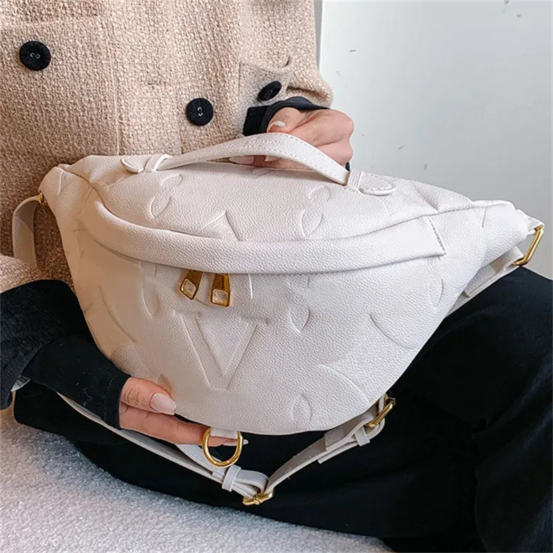 Designer Bum Bag For Women Man Embossed Letter Cross Body Belt Bags Womens Luxury Designer Flower Chest Bumbag Fanny Pack V Pu Waist Bag