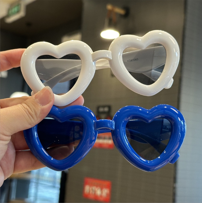 Kids Girls Boys Sunglass Fashion Love Heart Children Cute Sexy retro Cat Eye Vintage Sunglasses Hot Trendy Z260305