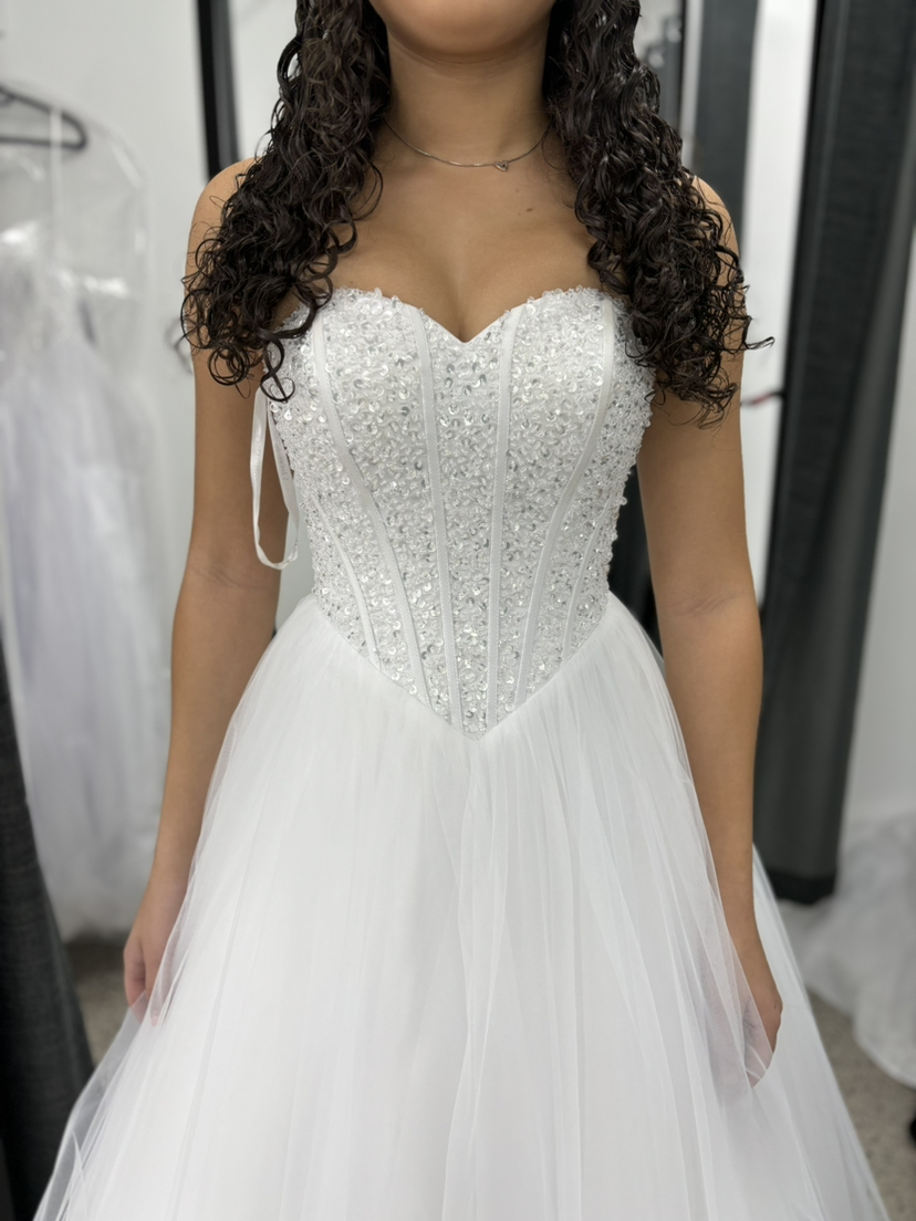2024 Princess A Line Wedding Dresses Sequins Crystal Beaded Sweetheart Neck Sleeveless Corset Long Bridal Gowns Back Lace-Up Plus Size Vestido De Novi