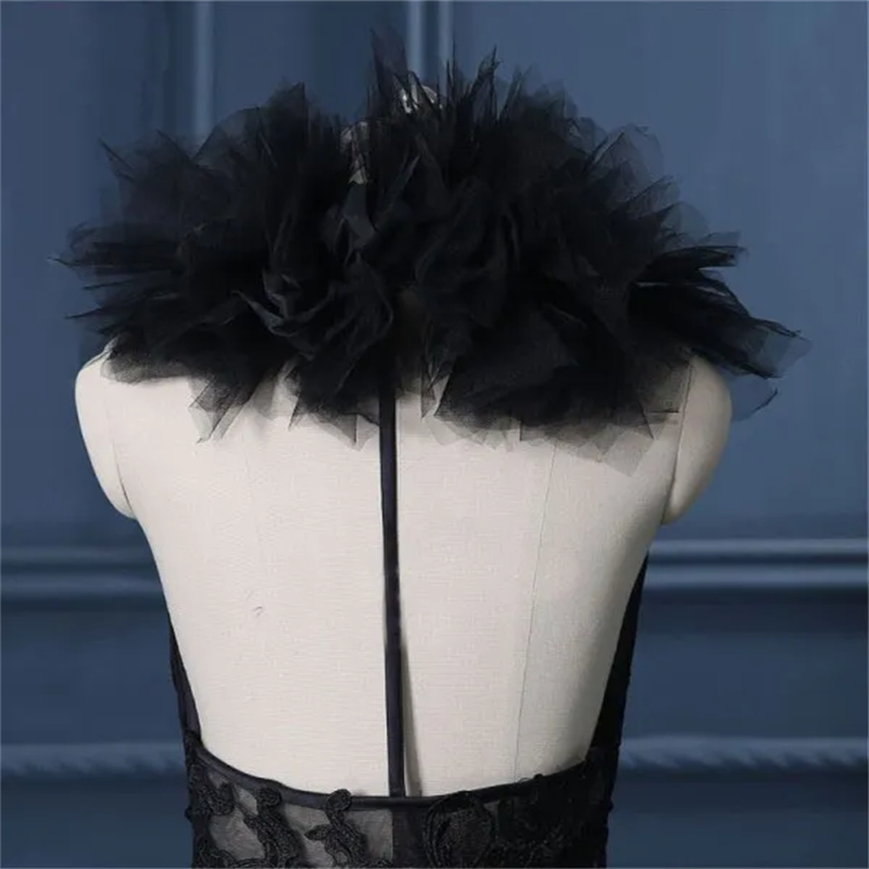 Vintage Black and White Ivory Wedding Dresses 2024 Sexy Open Back Chapel Train Gothic Bridal Gowns V Neck Sleeveless Lace Appliques Tulle Beach Vestid