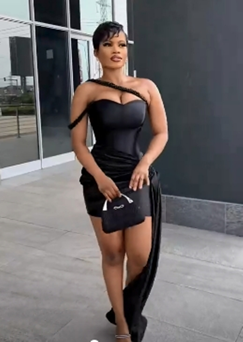 2024 Sexy Short Sheath Prom Dresses Beaded Spaghetti Black Satin Cocktail Party Dress For Women Sweetheart Neck Mini Special Occasion Gown Birthday Pa