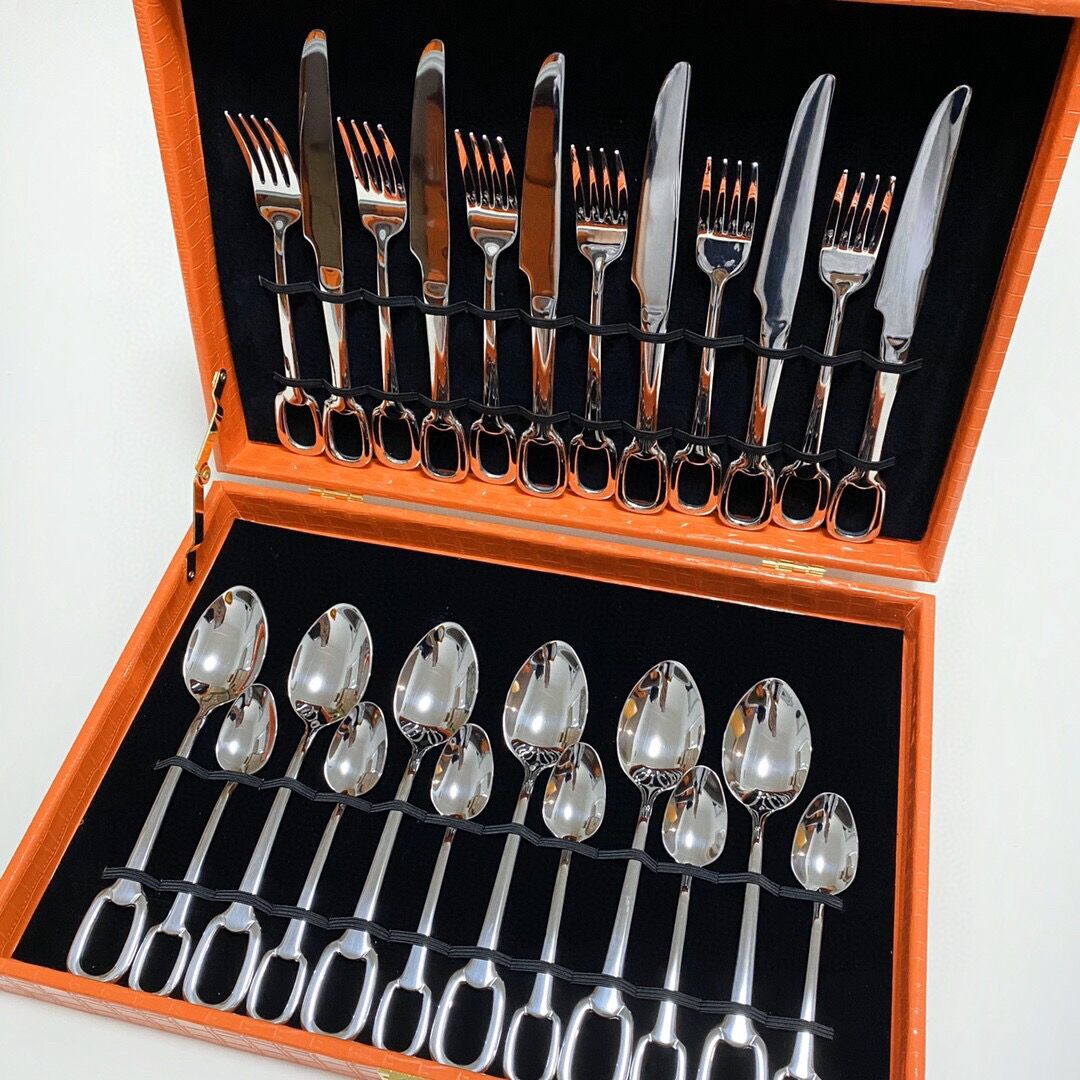 Elegant Designer Dinnerware Sets With, Siery And Golden Colors For Dining Experience