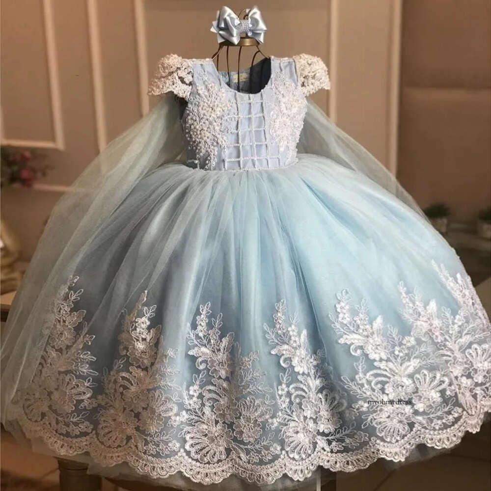 2024 Lovely Flower Girls Dresses For Weddings Light Blue Short Sleeves Crystal Beads Pearls Lace Princess Kids Birthday Girl Pageant Gowns Floor Lengt