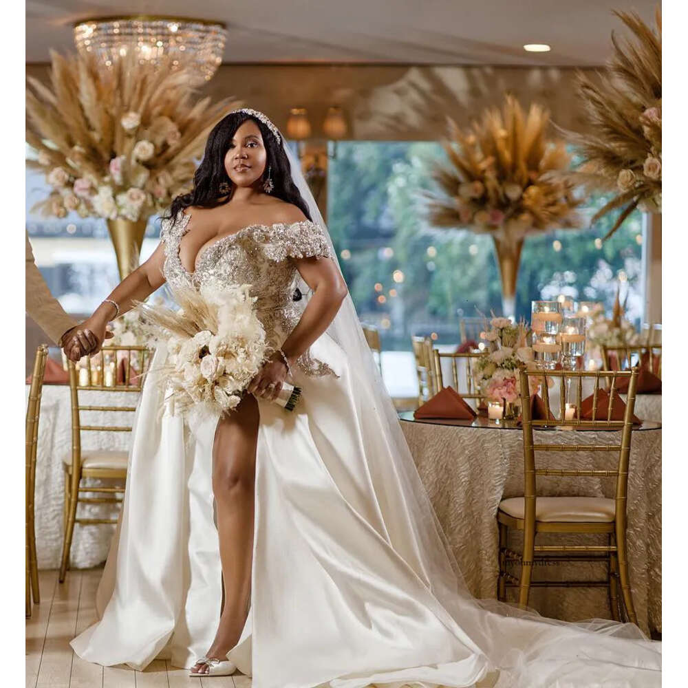 2024 Mermaid Wedding Dresses Bridal Gowns Off Shoulder Satin Lace Appliques Sier Crystal Beads Side Split Overskirts Plus Size African Nigerian Fishta