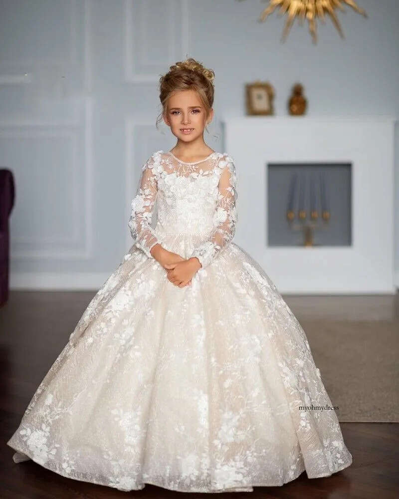 2024 Lovely Flower Girls Dresses For Weddings Long Sleeves Scoop Neck Lace Appliques 3D Floral Princess Kids Birthday Girl Pageant Gowns Sweep Train L
