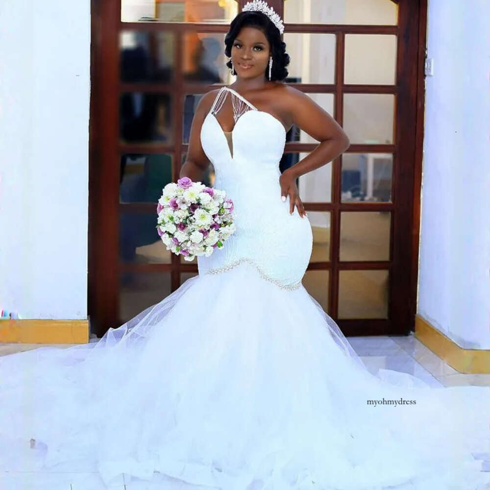 2024 Arabic Mermaid Wedding Dresses One Shoulder Illusion Crystal Beads Sleeveless Bridal Gowns Plus Size Zipper Back 0513