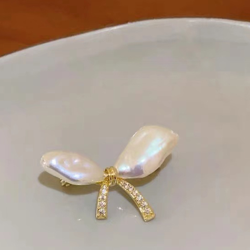 irregular pearl bow brooch, diamond crystal rhinestone lapel pin, non slip buckle clothing accessories