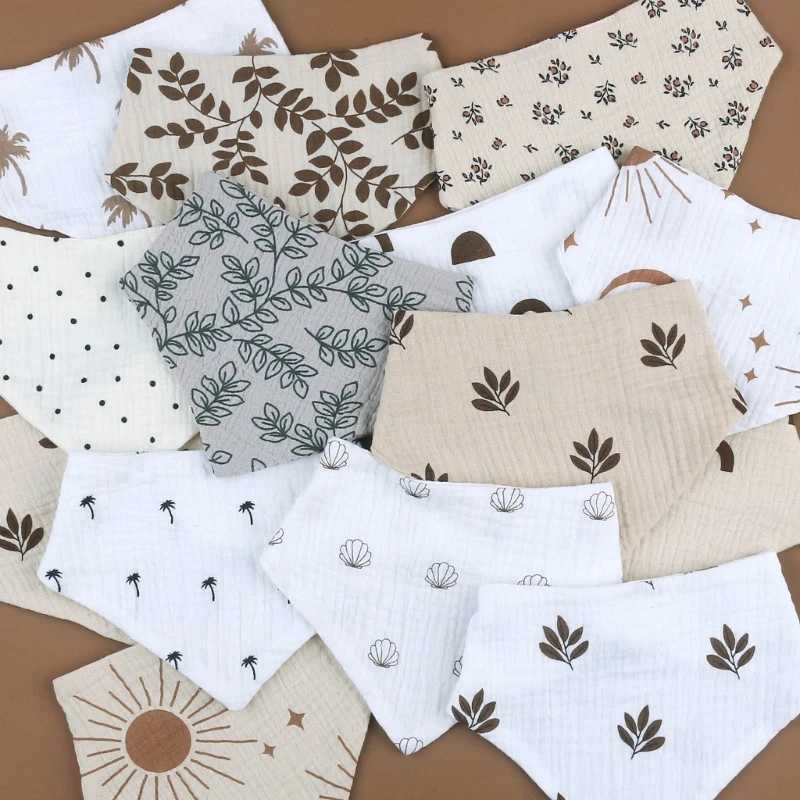 Bibs Burp Cloths 4 PCs New Designs Cotton Gauze Baby Bib Adjustable Baby Triangle Scarf Girls Boys Burp Cloths Saliva Towel Feeding AccessoriesL4812