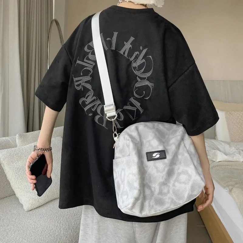 Retro Letter Round Embroidered Suede Short Sleeved Tshirt for Men and Women Summer Ins Fashion Trend Loose Comfy Couple Tee 240507Z