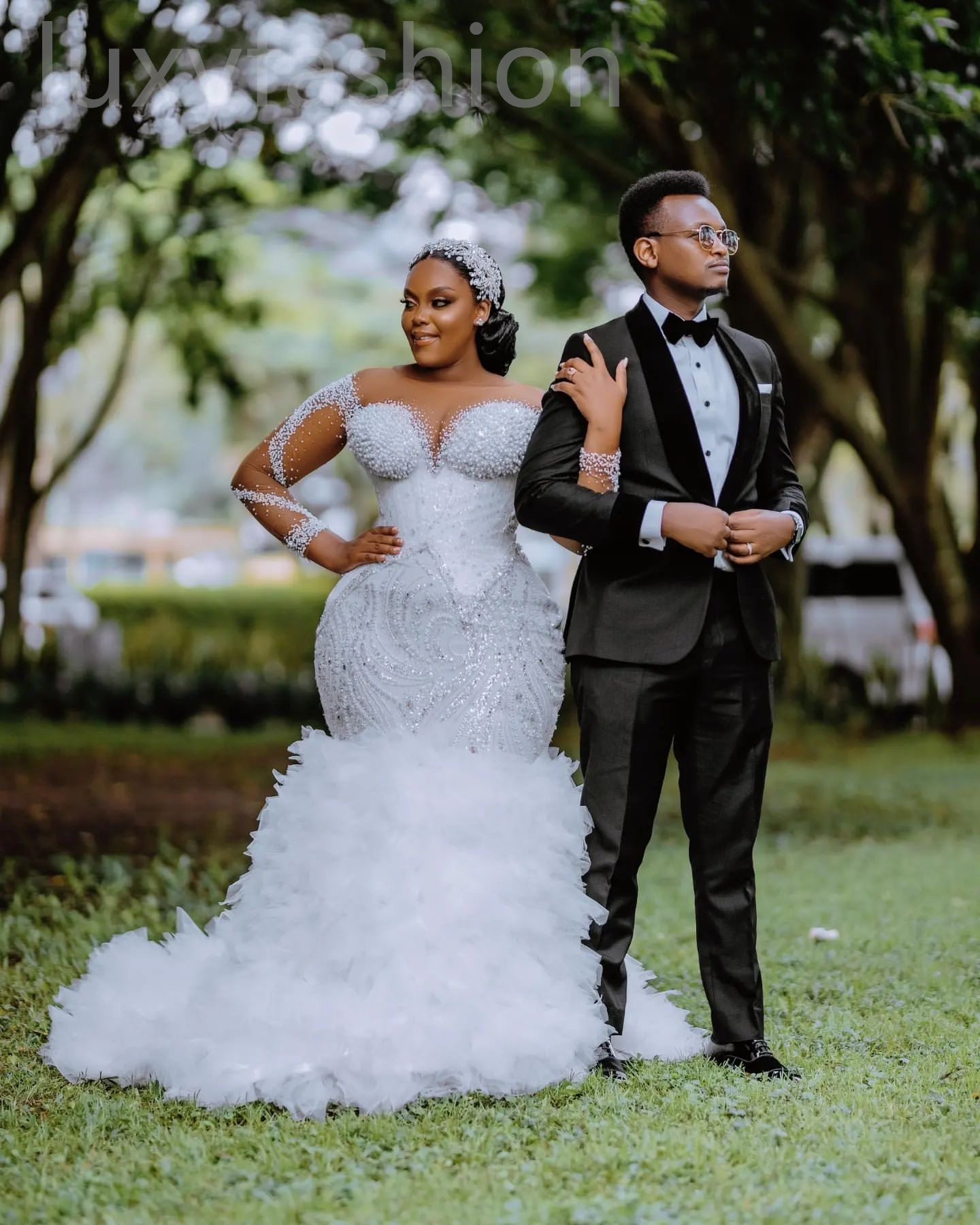 Aso Ebi 2024 White Mermaid Wedding Dress Sheer Neck Beaded Sequined Tiers Tulle Sexy Bridal Gowns Dresses LF05