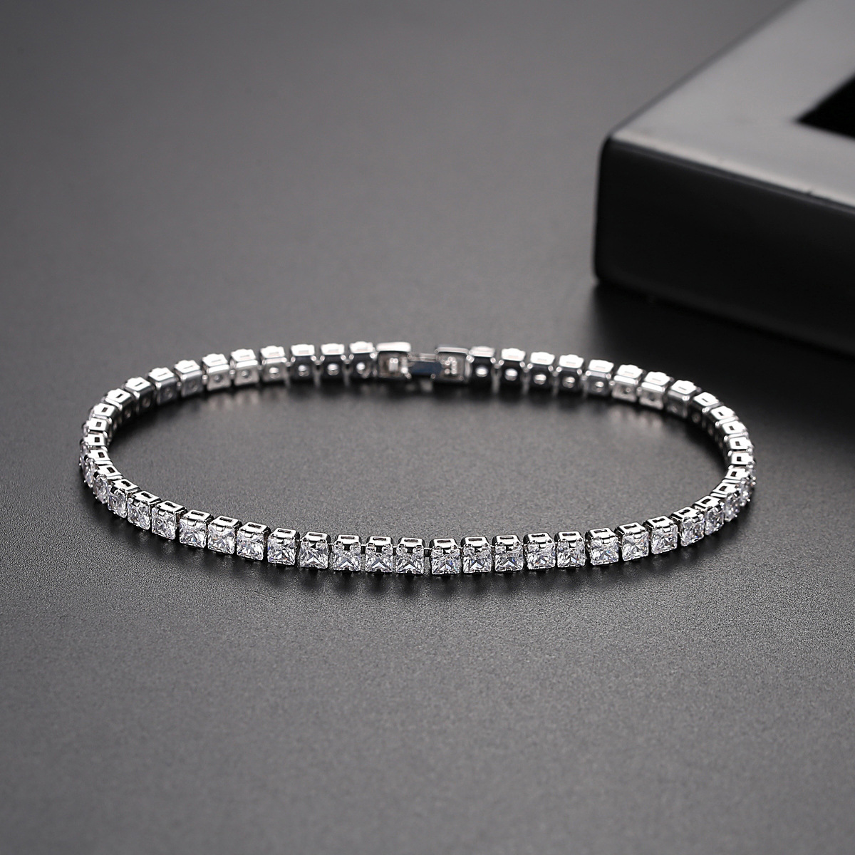 Designer 3MM Zircon 17CM 19CM Bracelet for Women Full Diamond Tennis Sports and Leisure Graduation Season Jewelry Free Shipping