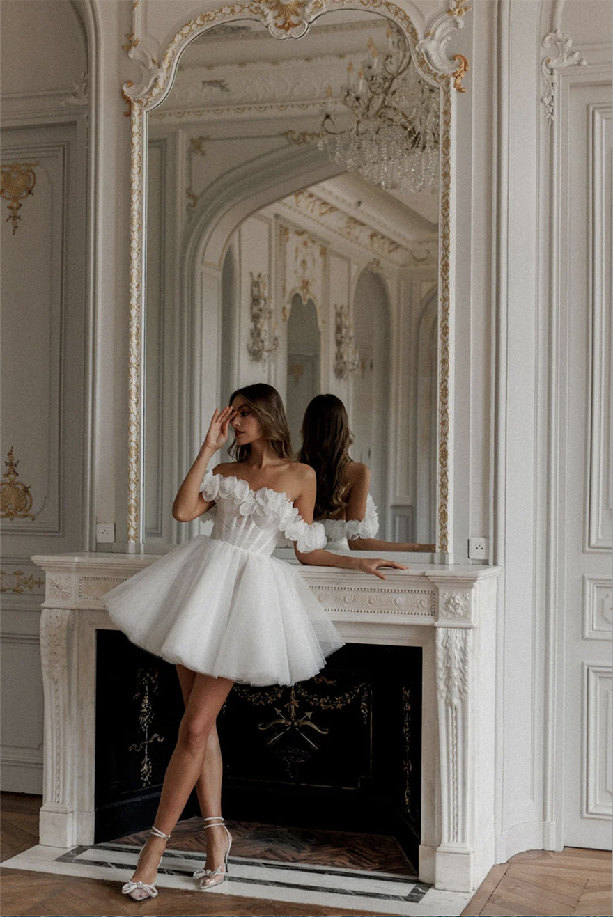 White Mini Off the Shoulder Graduation Dresses Tulle A-line Cocktail Homecoming Dress Sleeveless Lace-up Back Vestidos De Fiesta