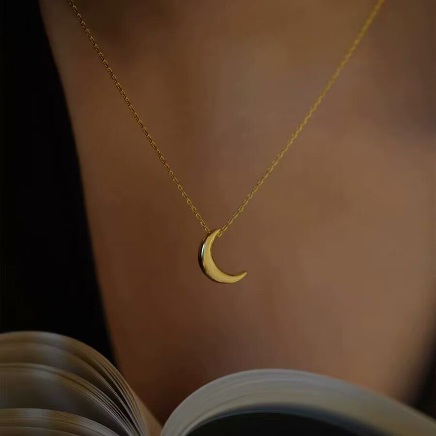 Chain For Man woman necklace Trendy Jewelry Classic Crescent Horn 18K Gold Plated Moon Necklace Women Crystal