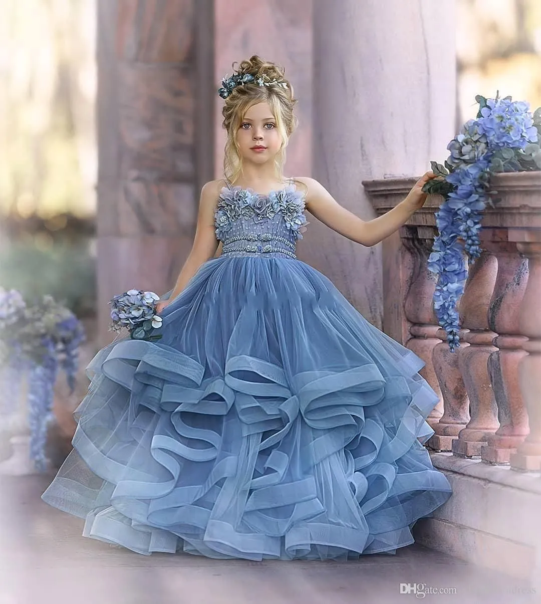 Cute Wer Girl Dresses For Wedding Spaghetti Lace Ral Appliques Tiered Skirts Girls Pageant Dress Kids Birthday Party Gowns Bc