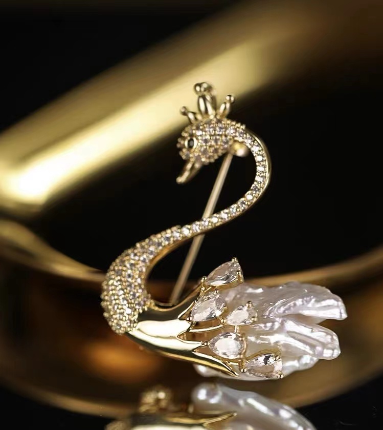 hot selling Swan brooch Natural Baroque Freshwater Pearl brooch Love brooch Women