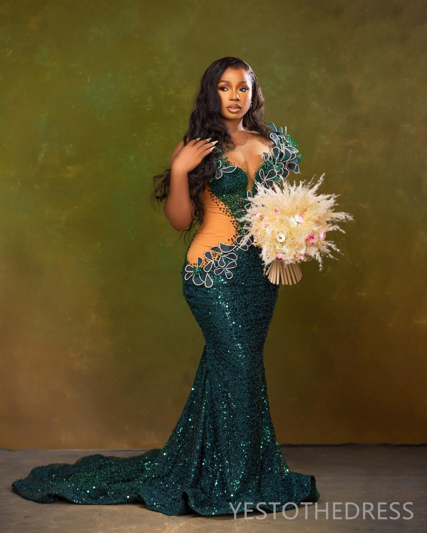 Plus Size Hunter Green Prom Dresses for Special Occasions Evening Dresses Elegant Illusion Sheer Neck Beaded Lace Pearls Birthday Dress Engagement Gow