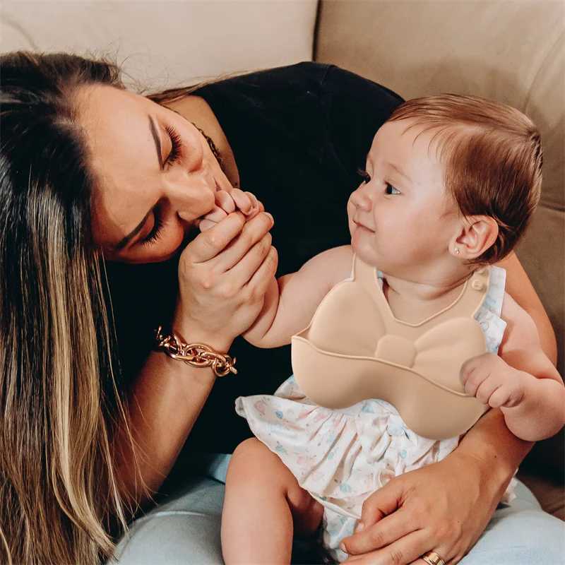 Bibs Burp Cloths Baby Waterproof Bibs Toddler Silicone Bibs Cute Bowknot Aprons Kids Bib Girl Boy Adjustable Soft Silicone Bib Baby FeedingL4812