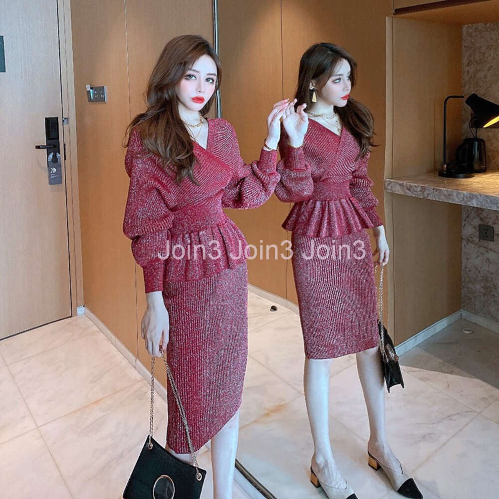 Womens autumn sexy v-neck shinny lurex patched knitted slim waist ruffles sweater and knee length pencil skirt twinset dress suit