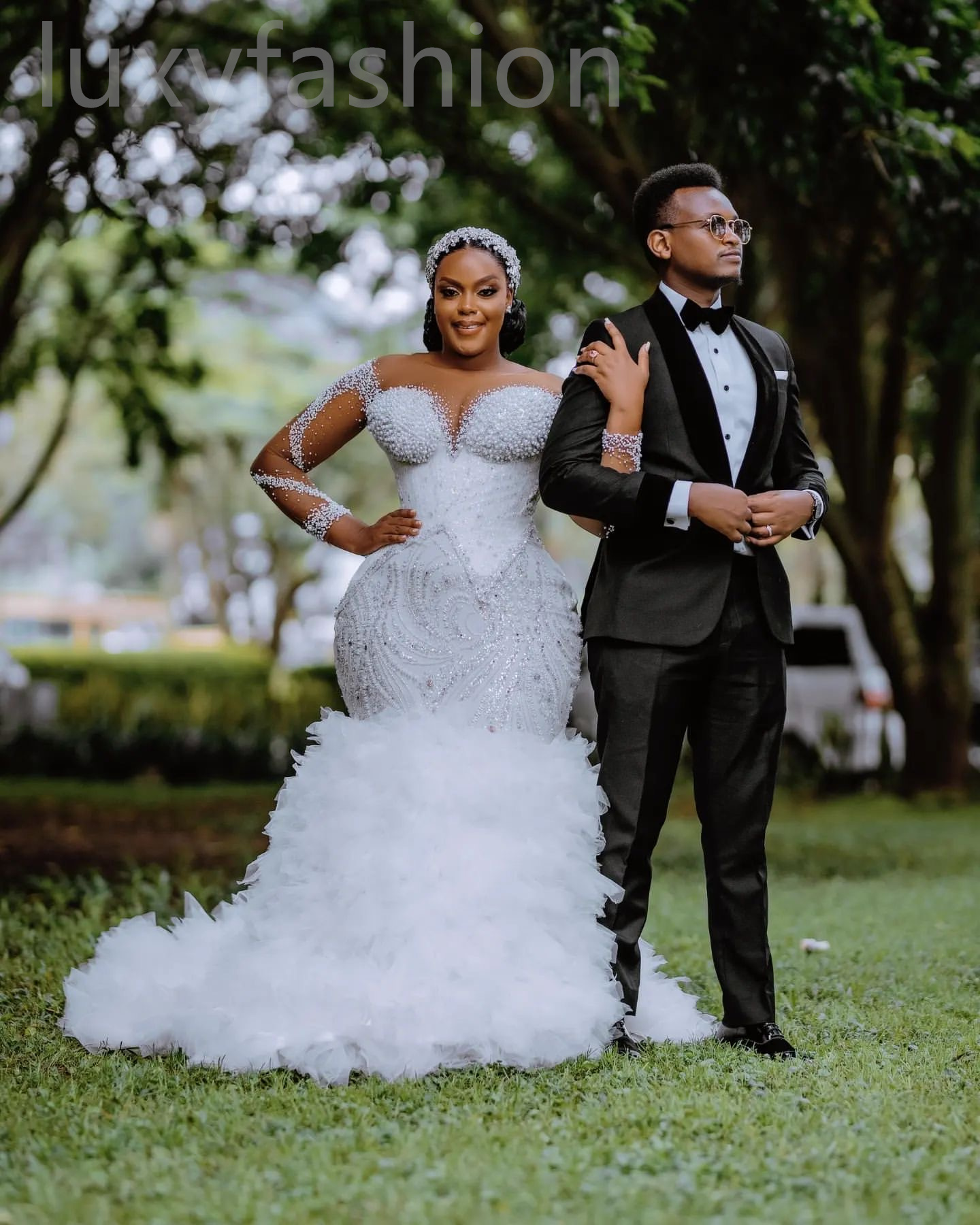 Aso Ebi 2024 White Mermaid Wedding Dress Sheer Neck Beaded Sequined Tiers Tulle Sexy Bridal Gowns Dresses LF05