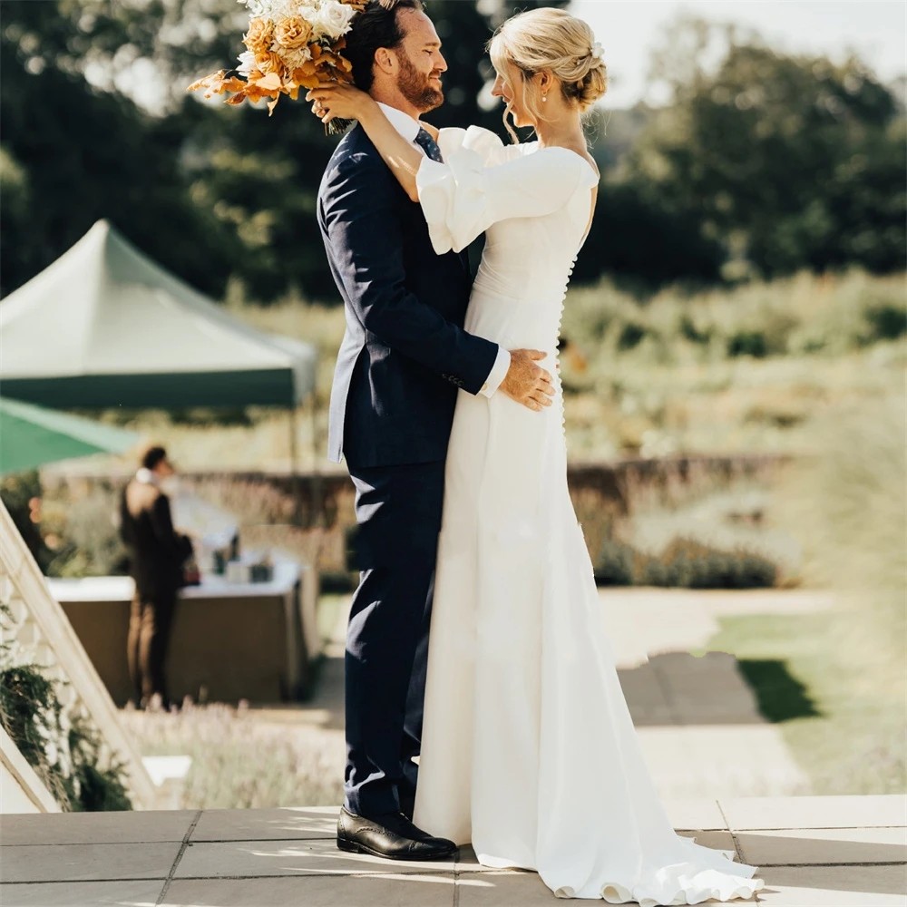 2025 Sexy Boho Wedding Dresses Women Half Sleeeves V-Neck Backless Bridal Gowns Sweep Train Buttons Back Vestido De Novia Customed