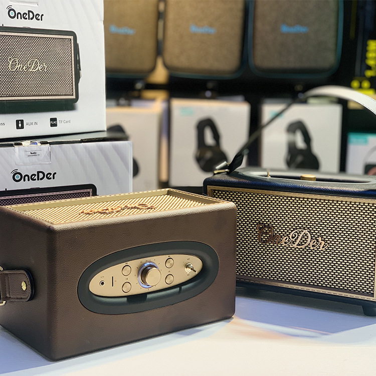 Retro leather Bluetooth speaker with heavy bass and light luxury, home decor, classical gift, Marshall style speaker