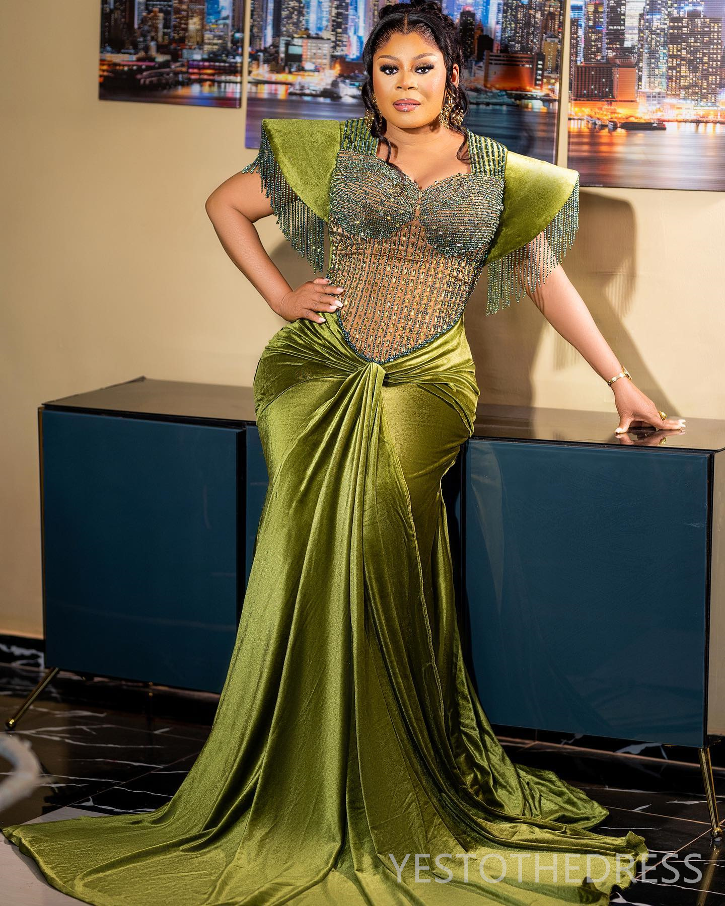 2024 Olive Plus Size Prom Dresses for Special Occasions Promdress Illusion Velvet Beaded Tassel Beading Birthday Dress Second Reception Engagement Gow