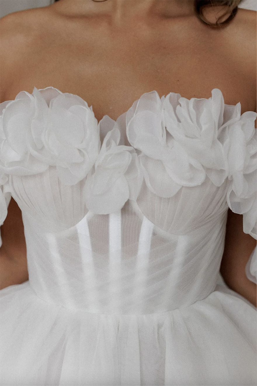 White Mini Off the Shoulder Graduation Dresses Tulle A-line Cocktail Homecoming Dress Sleeveless Lace-up Back Vestidos De Fiesta